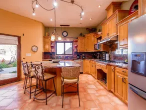 Casa Roja, a spacious 3-bedroom home - Image 3