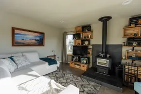 Seaside Suite Escape: Modern Luxury+ King/Hot Tub - Image 3