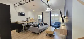 The Secret, sleeps 8, 5 min to Sanctuary/train station, A/C - Image 3