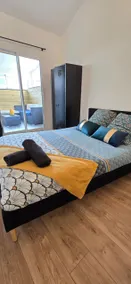 The Secret, sleeps 8, 5 min to Sanctuary/train station, A/C - Image 5