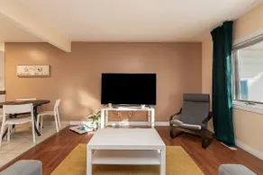 Spacious Main Suite | Ideal for Long-Term Stay! - Image 5