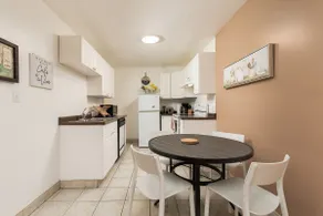 Spacious Main Suite | Ideal for Long-Term Stay! - Image 2