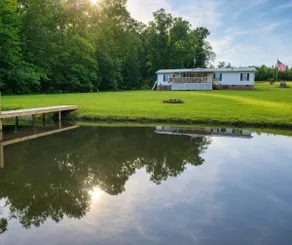 Lakeshore Lookout: Lakefront Home Lake Greenwood - Image 2