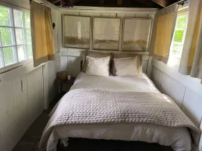 Glamping at White Clover Farm: Loggers Lodge - Image 3