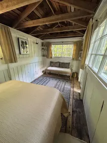 Glamping at White Clover Farm: Loggers Lodge - Image 3
