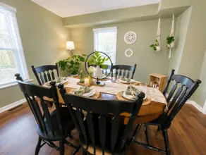 Walk to Beach and Downtown: Wellington PEC Cottage - Image 3