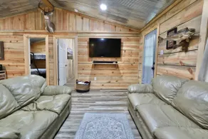 Degray Lake Cabin with kayaks available upon request - Image 2