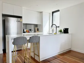 Heart of city 2BR & 2BA 2Parking, Anu, Netflix, Wi-Fi - Image 5
