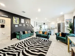Jungle-Inspired 3BR w/ Lake View & Patio - Image 2