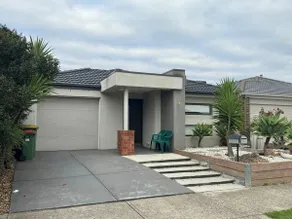Beautiful home in pakenham - Image 4