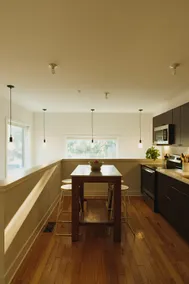 Designer 2-Bed Loft in Art Museum Area with Patio - Image 3