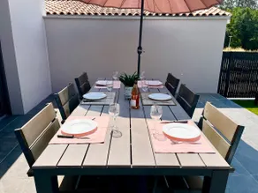 Beautiful new villa with pool in Provence - Image 5