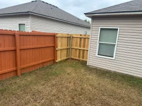 Pristine Game-day Cottage Close to Campus - Image 3