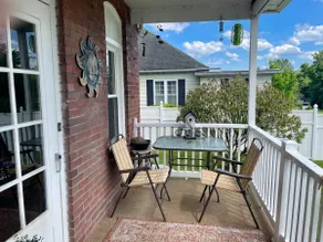 Sweet Sisters Manor - Image 2