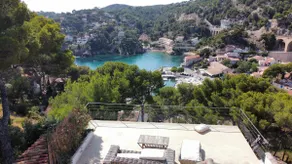 Villa with pool in a cove with sea view/access - Image 3