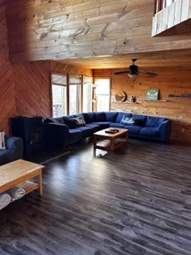 Charming creekside cottage on two acres w/hot tub! - Image 3