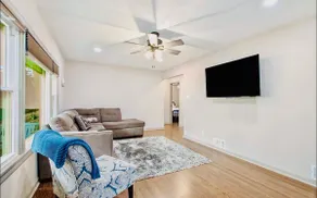 Lake Town Cottage - Image 4
