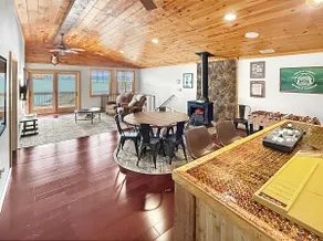 Waterfront + King Beds + Games + Kayaks - Image 5