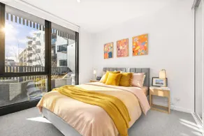 Relaxation Sunny Garden Apartment in Burwood - Image 3