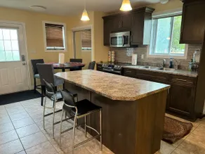 3 Bedroom Luxury Home Spacious - Image 5