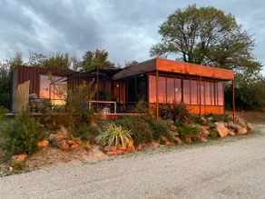 Unusual cottage with panoramic view, air conditioning & hot tub - Image 4