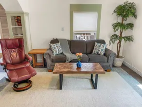 Reminiscent Downtown Cottage 2 Bedroom Cottage - Image 2