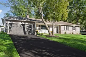 Luxury 1800sq.ft Home - Sleeps 8 - Image 3