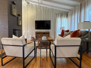 Ideally located/skiing Blue Mt. & Bear creek - Image 2