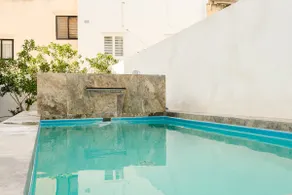 Stylish Home: Heated Private Pool Bliss - Image 5
