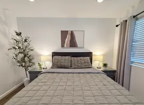 Private Guest Suites | Fast Wifi & Parking - Image 2