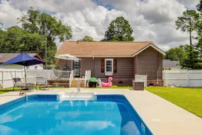 Poolside Oasis in Downtown Historic Springfield - Image 2