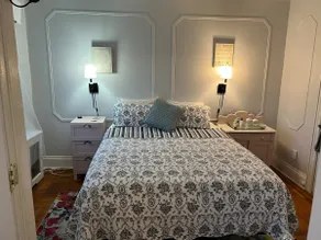 One bdrm apt w/ vintage style & easy access to NYC - Image 2