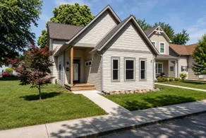 Perfect Downtown Location | Modern 3BR/3BA Home - Image 4