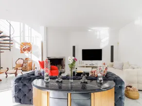 Luxury villa in Barcelona, close to the beach. - Image 4