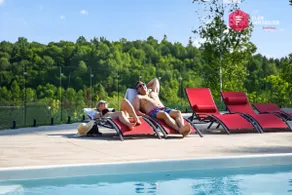 The Soothing Green at Cité-Jardin – SPA Pool FBall - Image 5