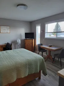 Cypress suite in Port McNeill - Image 2