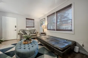 Thomas's Cozy Duplex - Centrally Located - Image 2