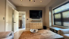 Cozy Retreat in a High-End, Walkable Neighborhood - Image 2