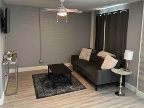 Modern Oasis near Lake Eola - Image 4