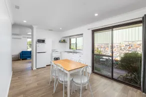 Boutique Home Close to Town and Nature - Image 2