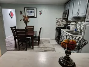 5 Beds House: 1 King & 4 Queens. Centrally Located - Image 4