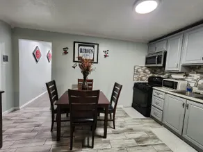 5 Beds House: 1 King & 4 Queens. Centrally Located - Image 5