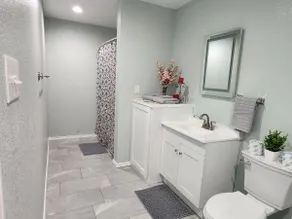 5 Beds House: 1 King & 4 Queens. Centrally Located - Image 3