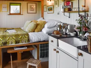 Shepherds hut - ukc6774 - Image 5