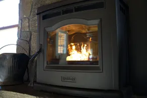 Cozy VT Log Cabin Minutes to Okemo & Killington - Image 3