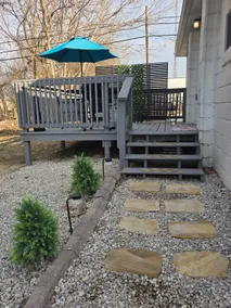 Creekside Cottage. Near Downtown! Pet Friendly! - Image 2