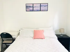Entire private floor, 3 bedrooms + 2 living rooms - Image 2