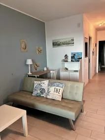 Sea View Flat | Private Garden & Dog Friendly - Image 3