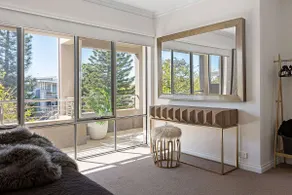 Luxury Beachside Residence - Image 4