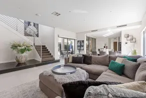 Luxury Beachside Residence - Image 5